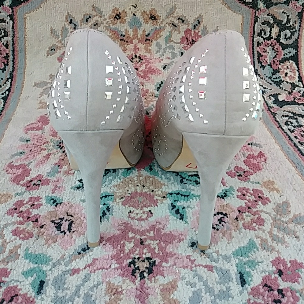 Charming Charlie Faux Gray Suede Heels - Size 7 - Picture 3 of 5